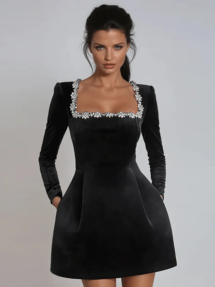 Aila Dress – Festive Holiday Style